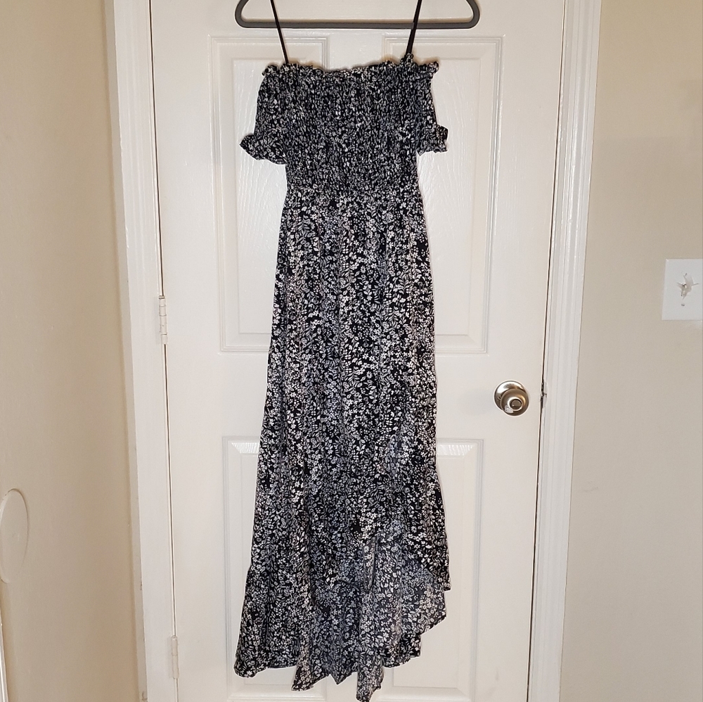 Black and White Floral Off The Shoulder Maxi Dress Size Small